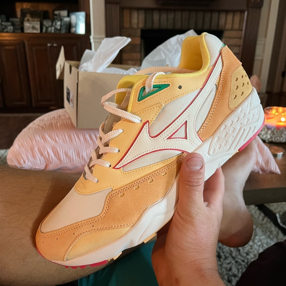 Mizuno Contender